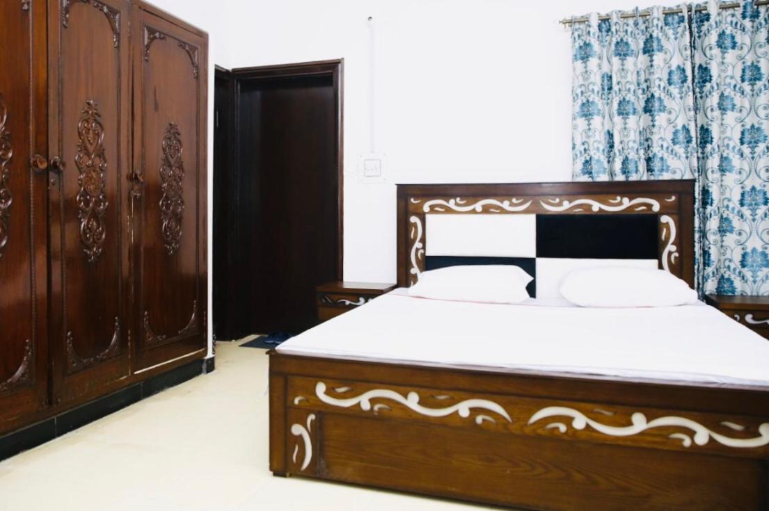 Lux Lounge Guest House Islamabad Eksteriør billede