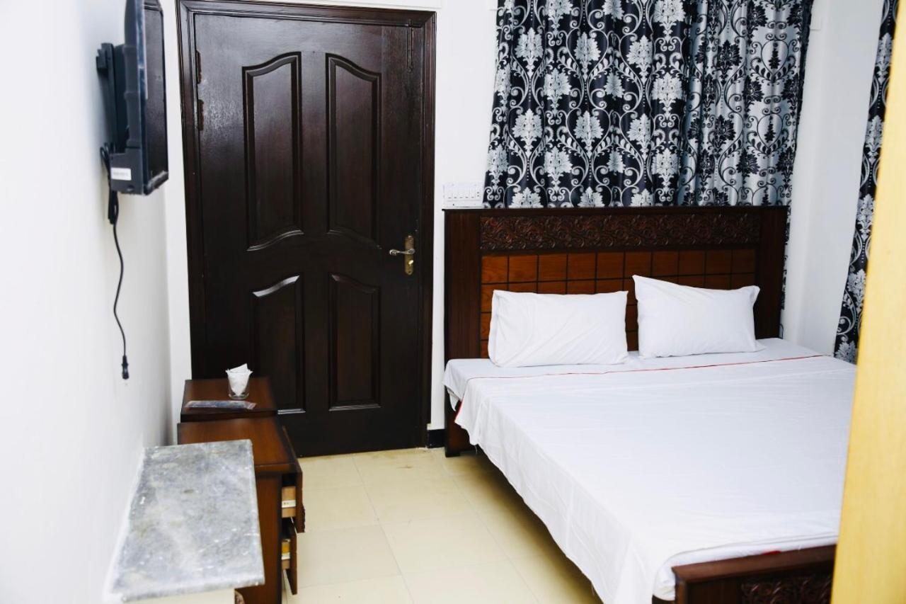 Lux Lounge Guest House Islamabad Eksteriør billede