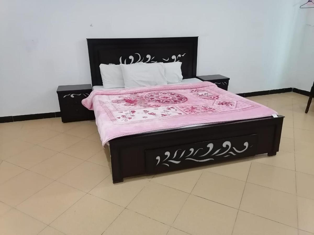 Lux Lounge Guest House Islamabad Eksteriør billede