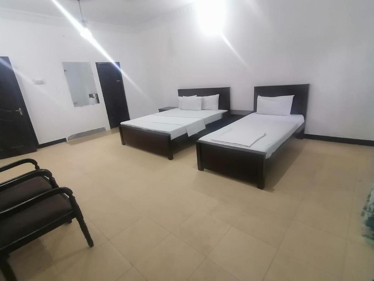 Lux Lounge Guest House Islamabad Eksteriør billede