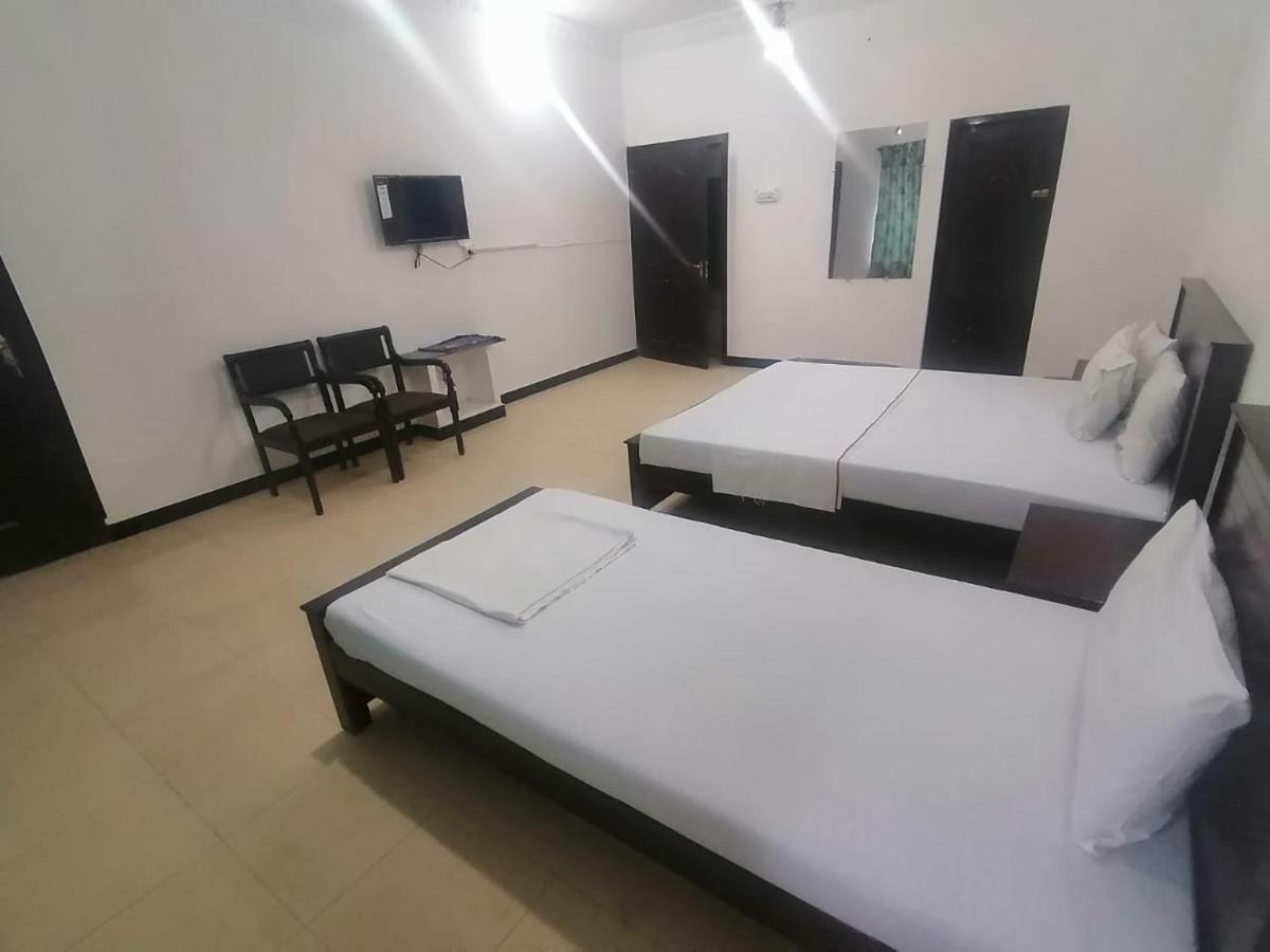 Lux Lounge Guest House Islamabad Eksteriør billede