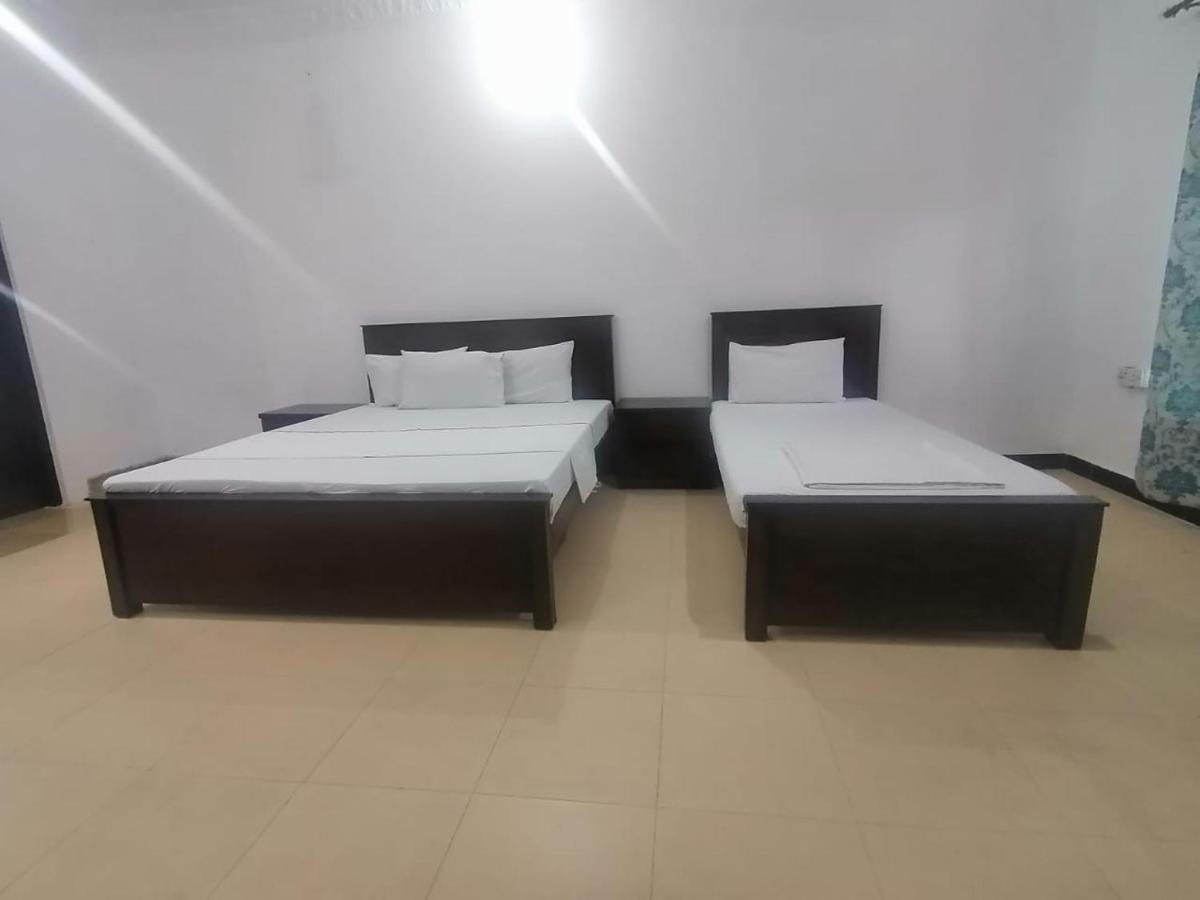 Lux Lounge Guest House Islamabad Eksteriør billede