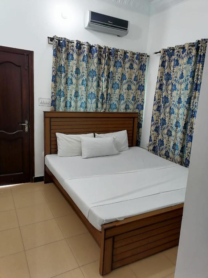 Lux Lounge Guest House Islamabad Eksteriør billede