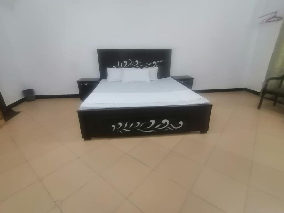 Lux Lounge Guest House Islamabad Eksteriør billede