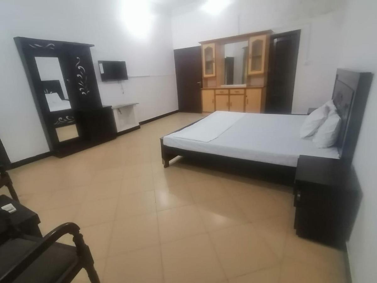 Lux Lounge Guest House Islamabad Eksteriør billede