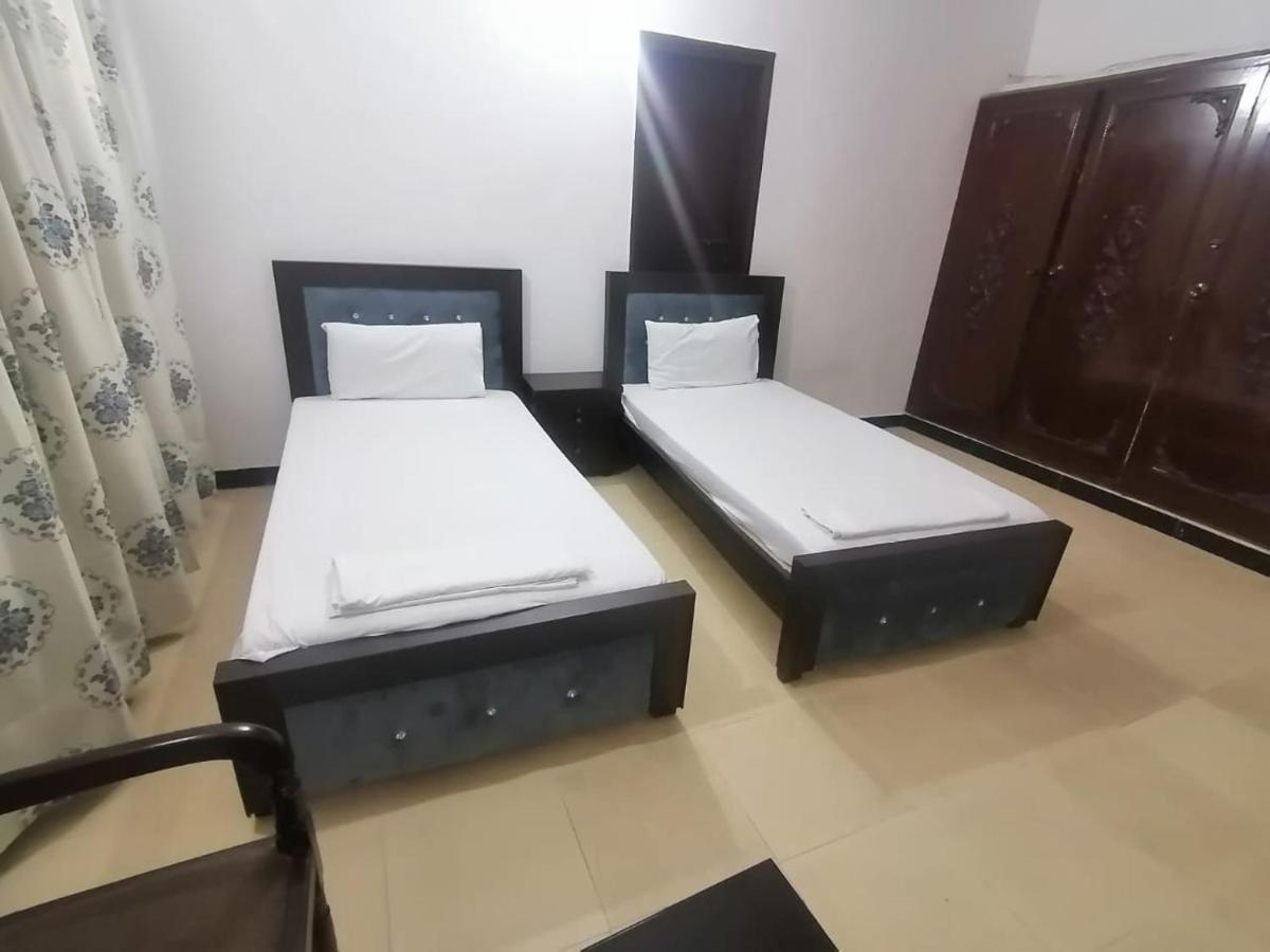 Lux Lounge Guest House Islamabad Eksteriør billede