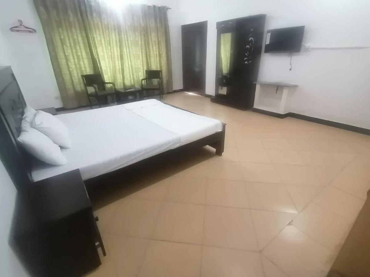 Lux Lounge Guest House Islamabad Eksteriør billede