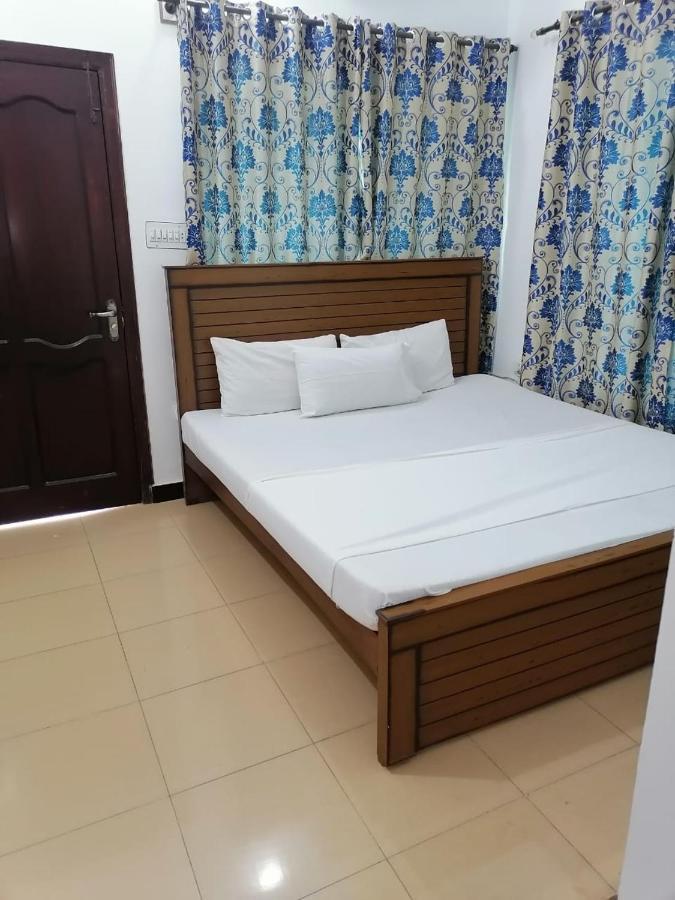 Lux Lounge Guest House Islamabad Eksteriør billede